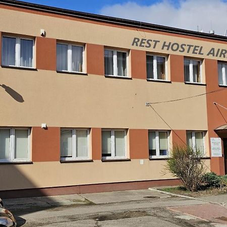 Rest Hostel Airport Modlin Nowy Dwór Mazowiecki Eksteriør billede