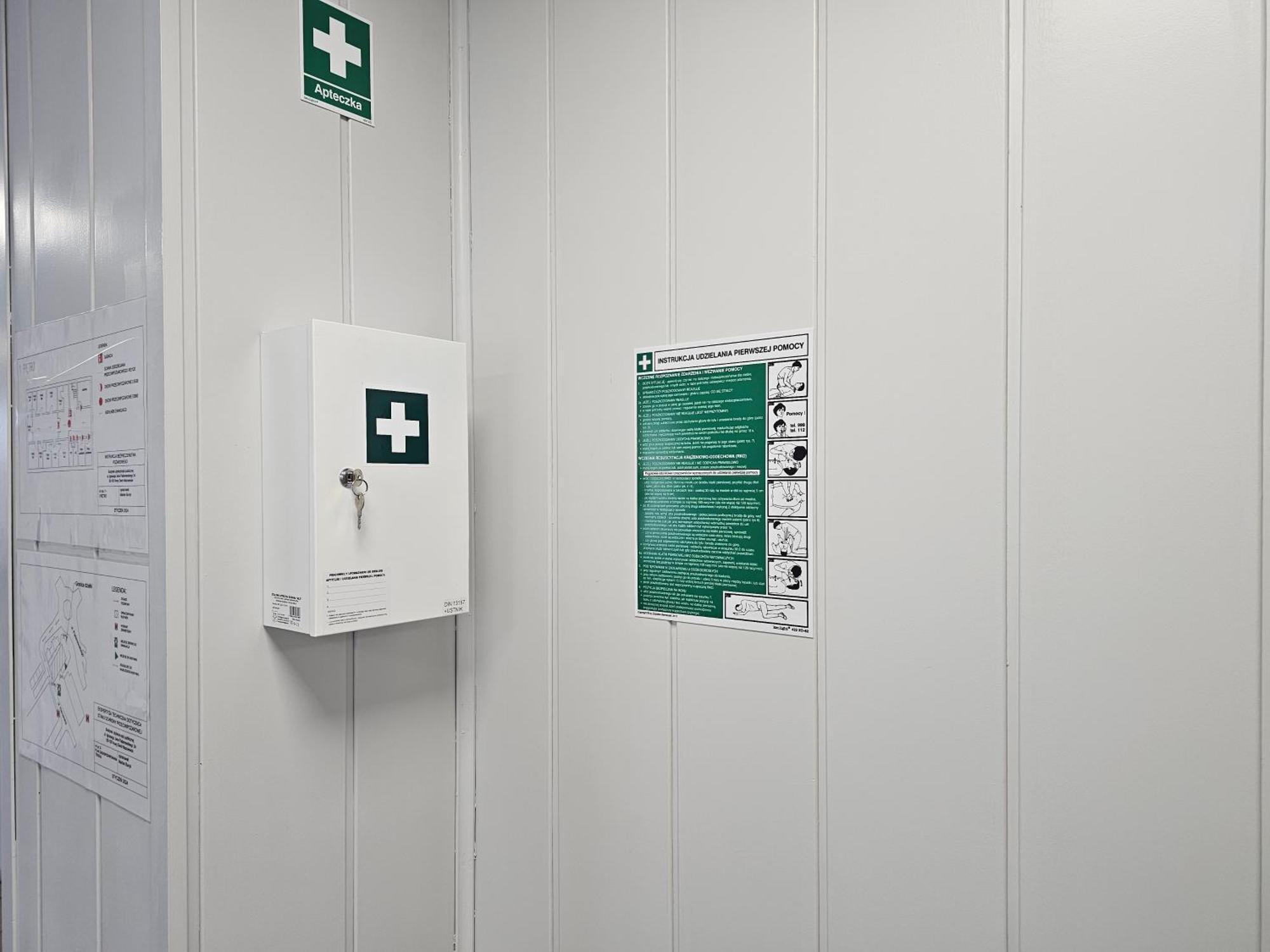 Rest Hostel Airport Modlin Nowy Dwór Mazowiecki Eksteriør billede