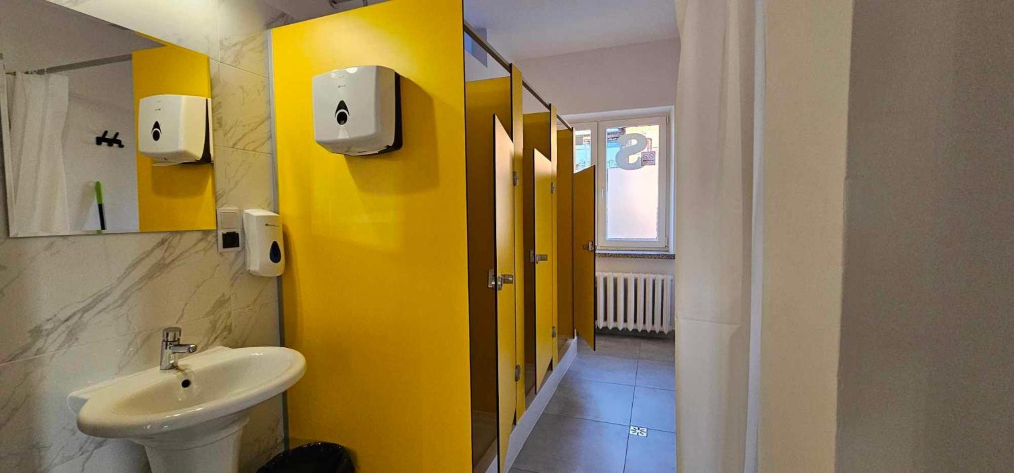 Rest Hostel Airport Modlin Nowy Dwór Mazowiecki Eksteriør billede